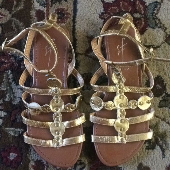 Gold,Studded Gladiator Slippers Good UsedCondition - Picture 2 of 4